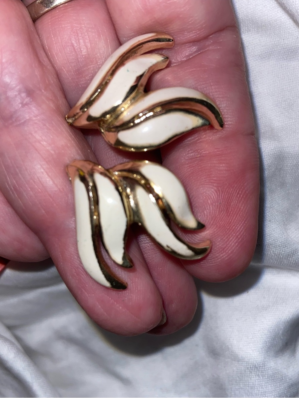 Coros Vintage Gold Trim Cream Enamel Wave Drop Earrings Clip on